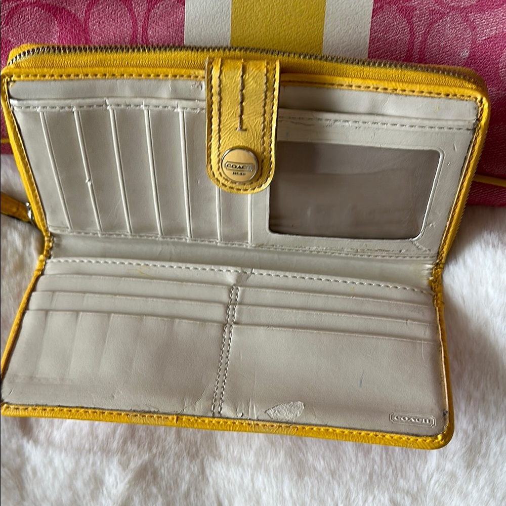 Coach Pink and Yellow Shoulder Bag with Signature Pattern - Picture 5 of 17